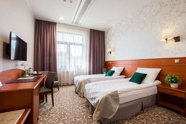 Отель Hotel Park Kajetany Надажин-27